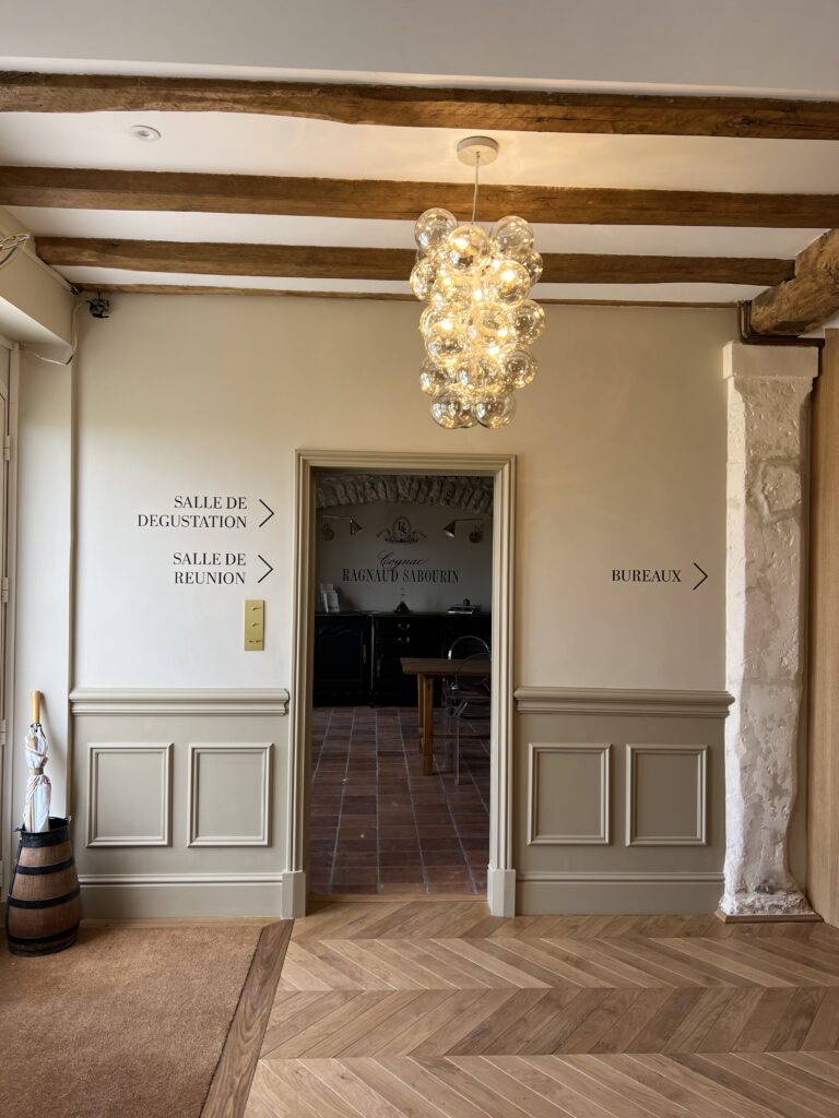 Entrée siège Maison Raganud Sabourin