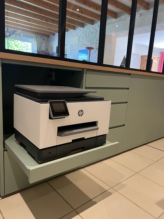 Zoom sur le mécanisme ergonomique d'utilisation de l'imprimante - Imprimante sortie