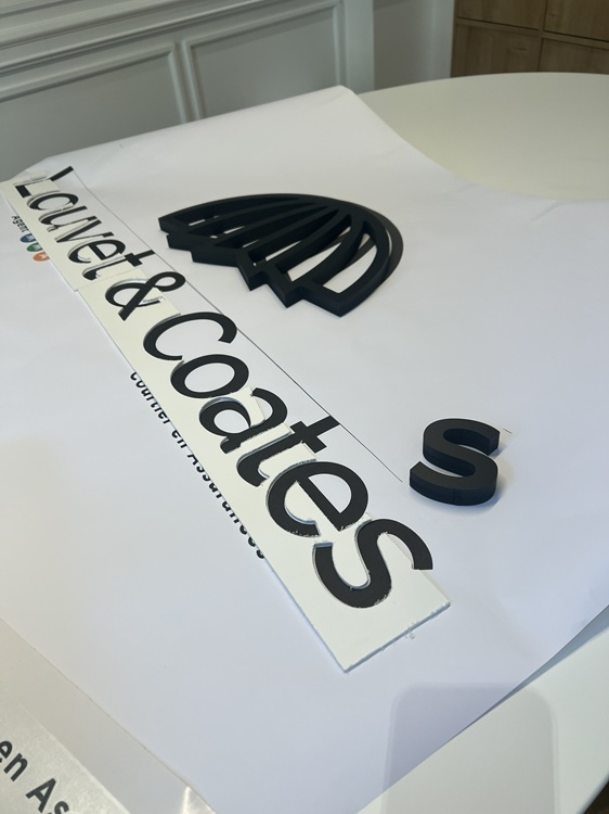 La signalétique du bureau dédié à l’épargne et au patrimoine