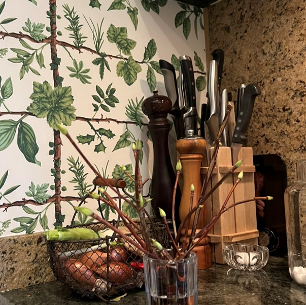 Arrière cuisine & buanderie chics en harmonie avec le reste de la maison