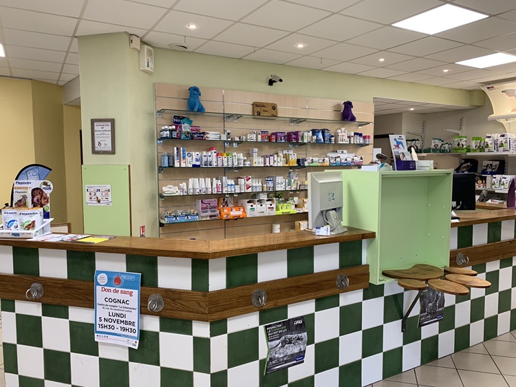 AVANT - Accueil de la clinique Boulevard Victor Hugo à Cognac