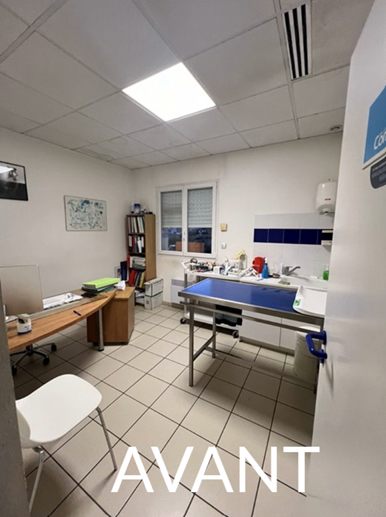 Avant - Salle d'attente dans l'ancienne clinique