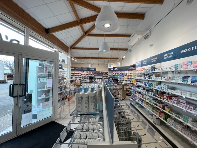 Réalisation : Vue d'intérieur de la Pharmacie d'Ars après relooking et relamping