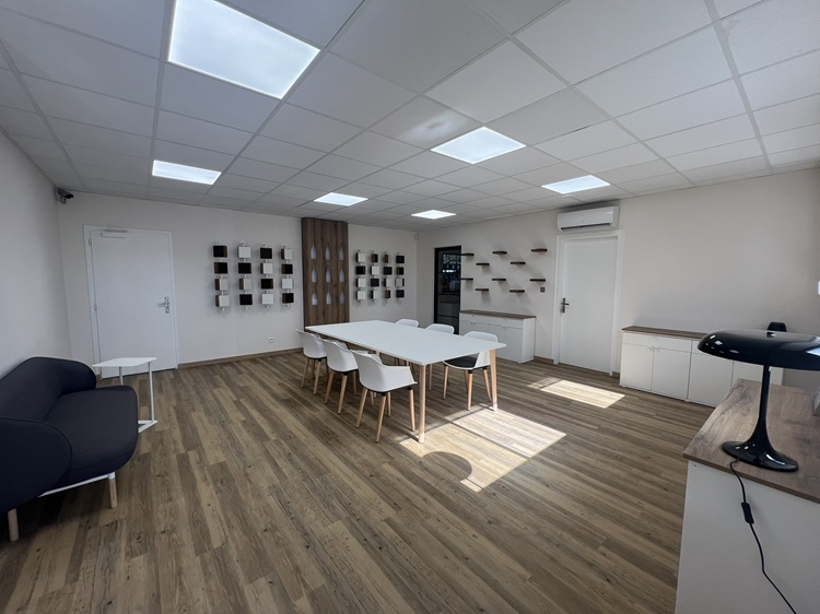 Réalisation de l'accueil/showroom