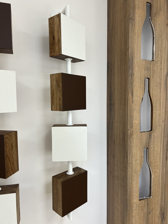 Zoom sur les meubles dessinés et fabriqués sur mesure