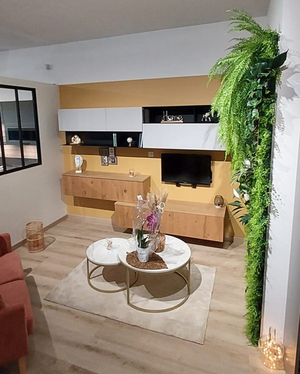 Zone du showroom - Salon, il sert également de réception clients et de projection de réalisations sur l'écran